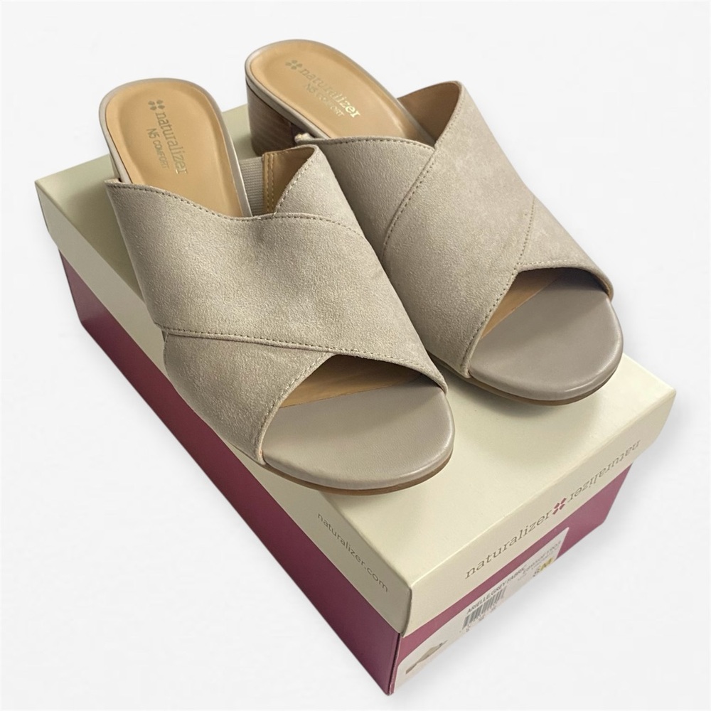 Naturalizer Tan Sandals Mules with Soft Suede Finish size 8M